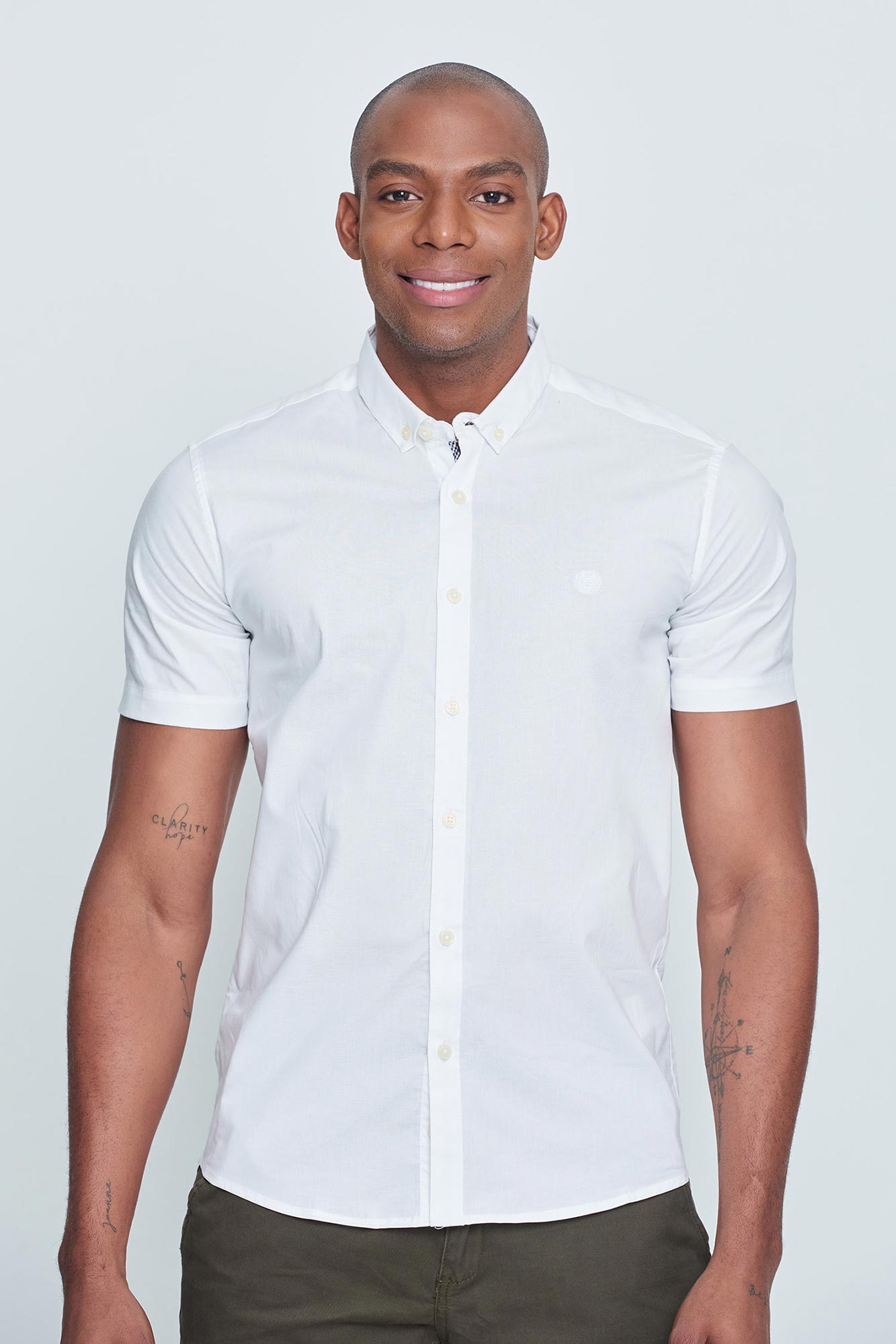 Camisa Slim Manga Corta Color Blanco optico Para Hombre