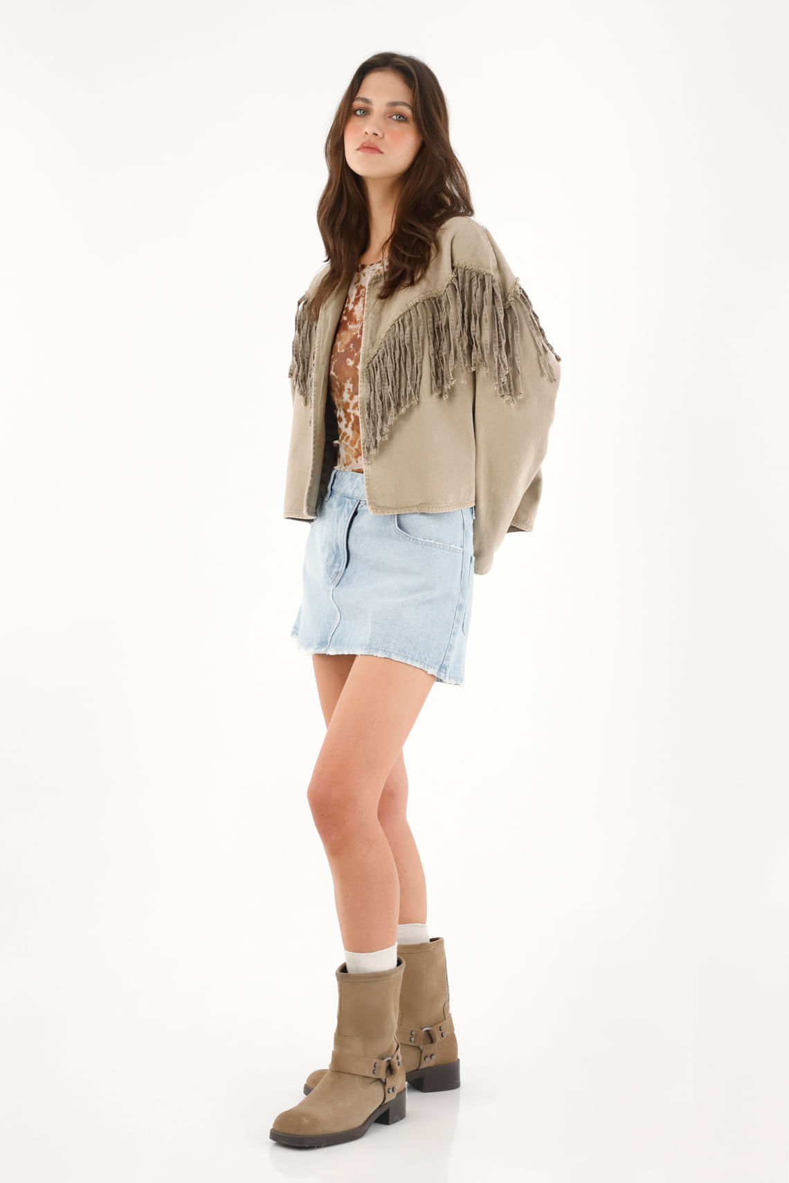 Abrigo abierto con flecos café para mujer