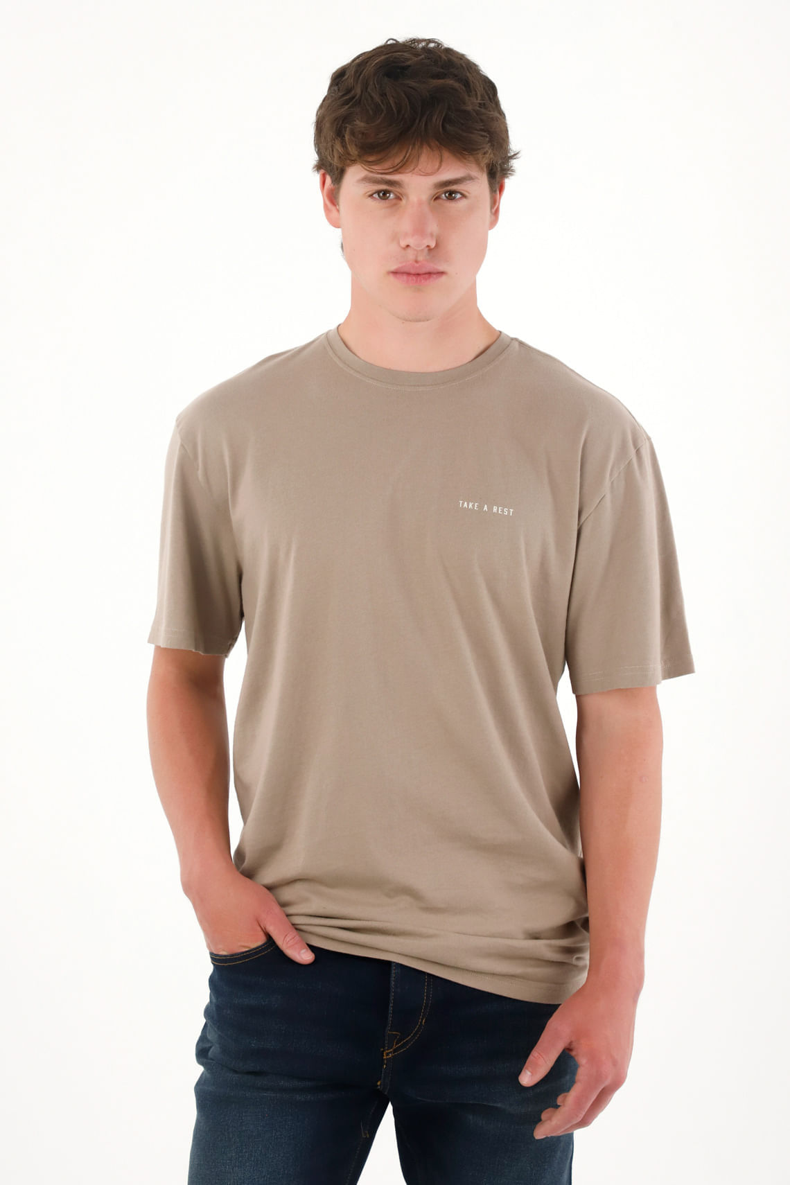Camiseta básica estampada en espalda café para hombre
