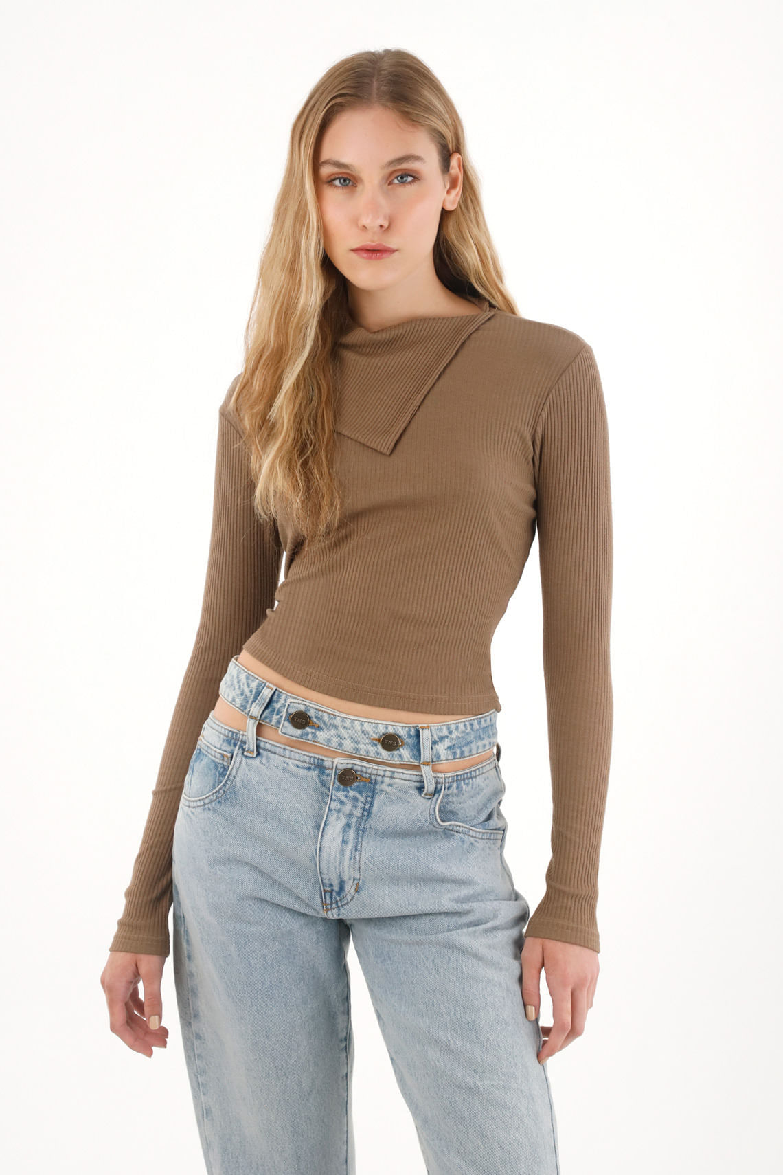 Camiseta en rib manga larga café para mujer