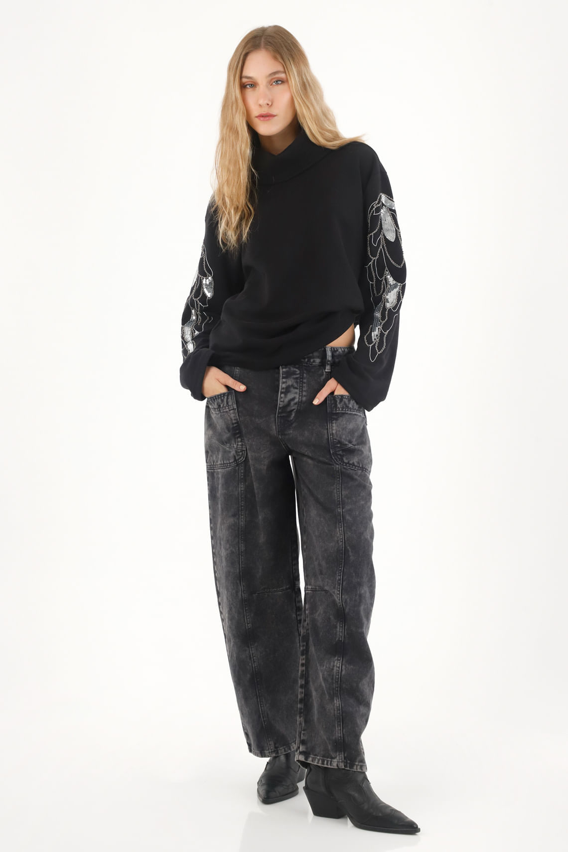 Buzo con bordado de lentejuelas en mangas negro para mujer