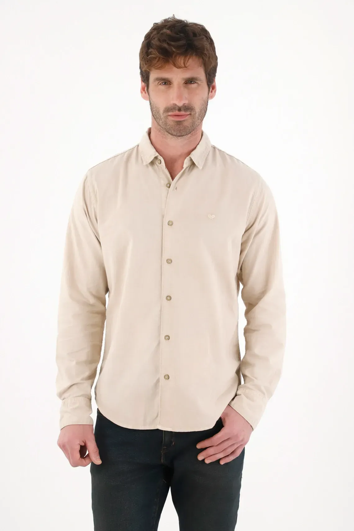 Camisa manga larga con detalle bordado café para hombre