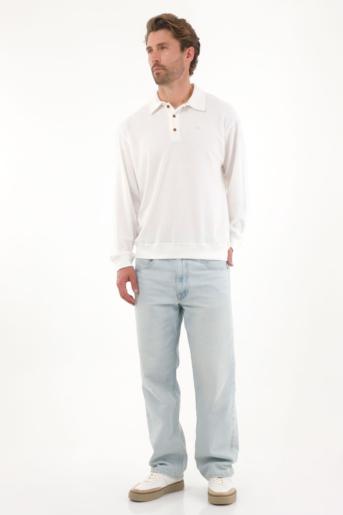 Buzo tipo polo con raqueta bordada crudo para hombre