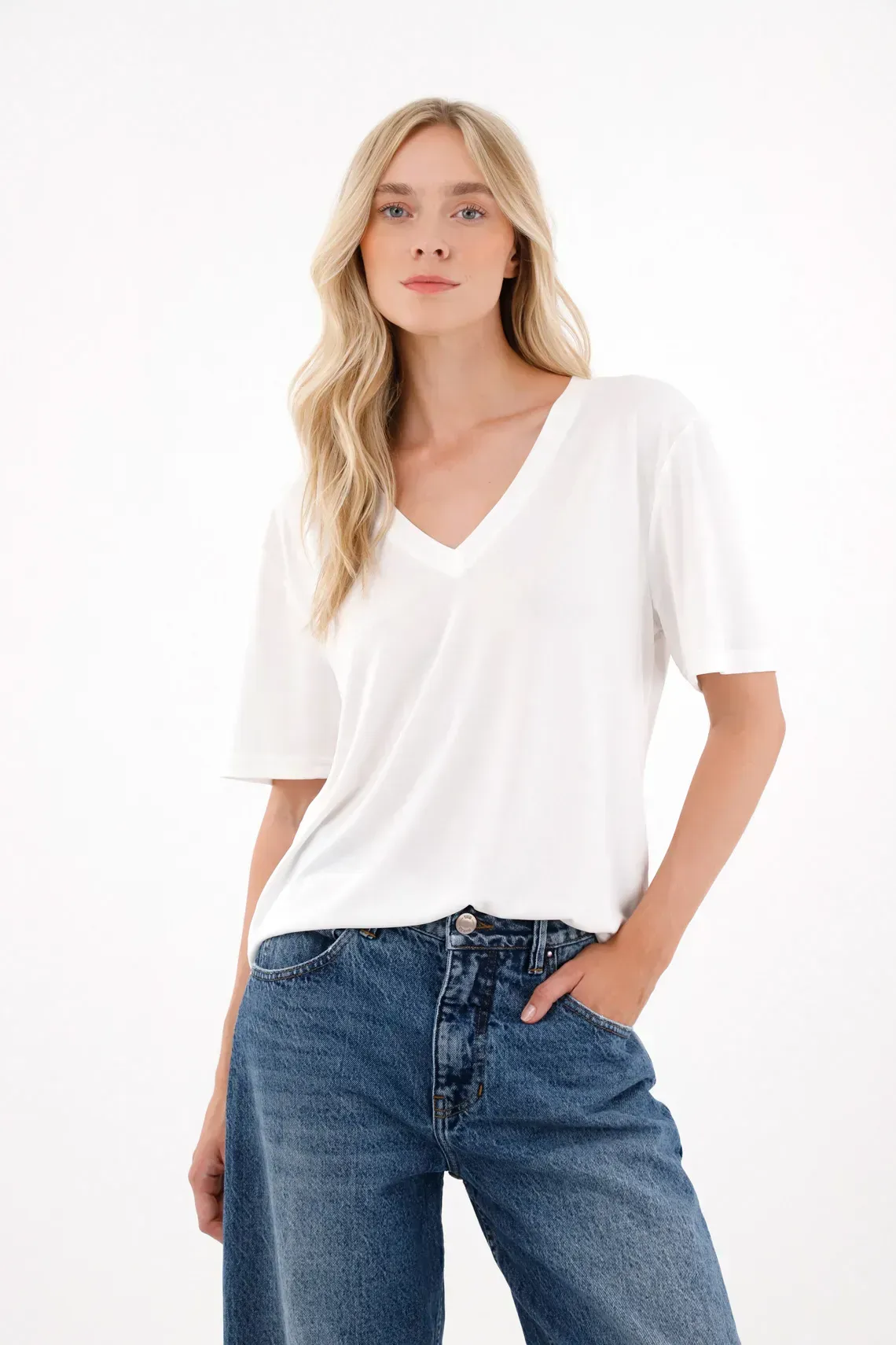 Camiseta con cuello en V para mujer