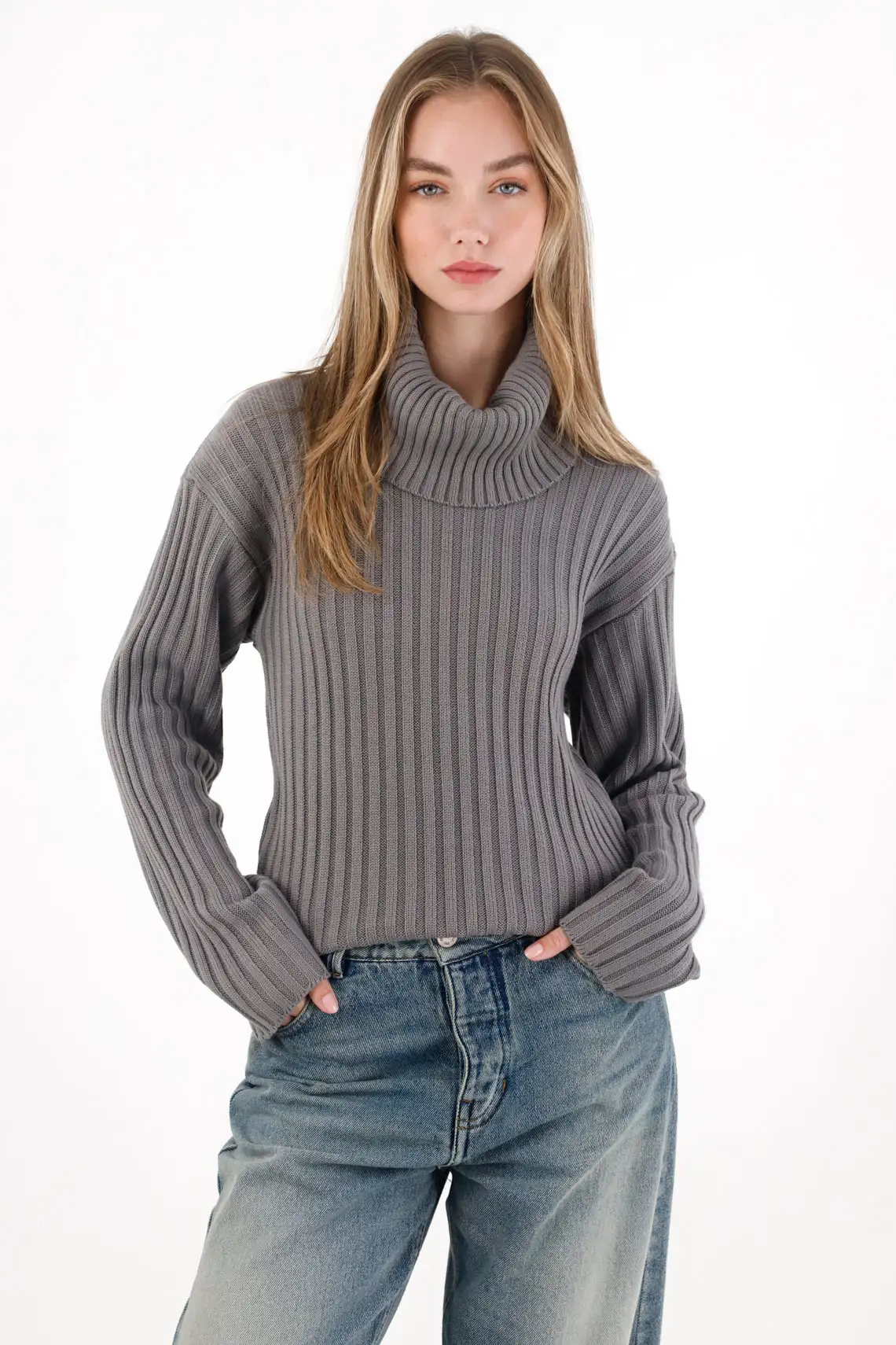 Buzo cuello tortuga gris para mujer