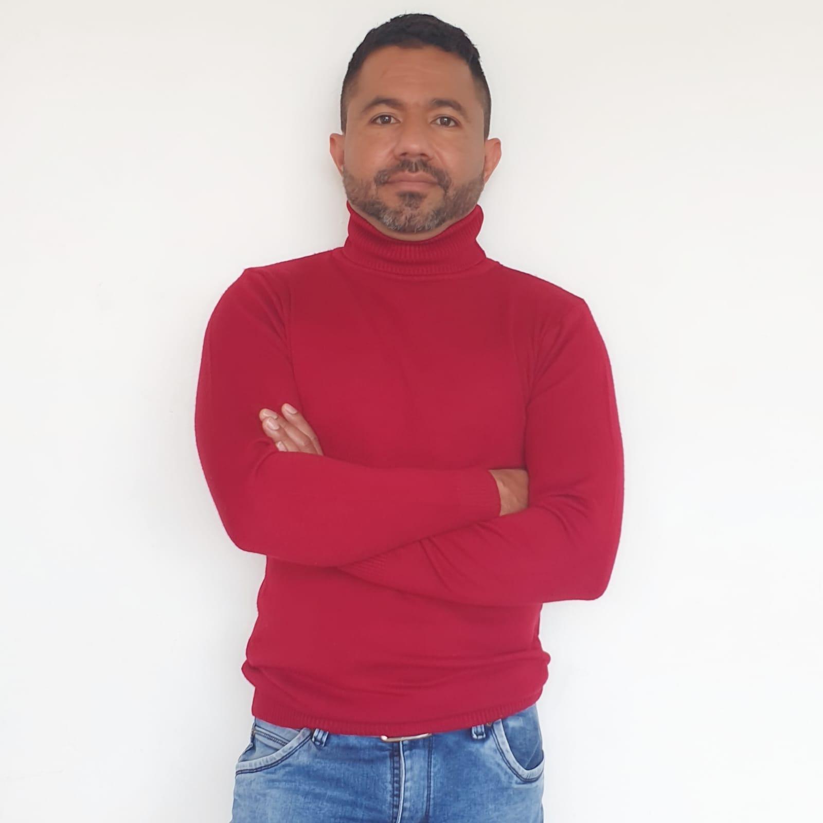 Buzo Cuello Tortuga para Hombre Tejido en Hilo Color Vinotinto