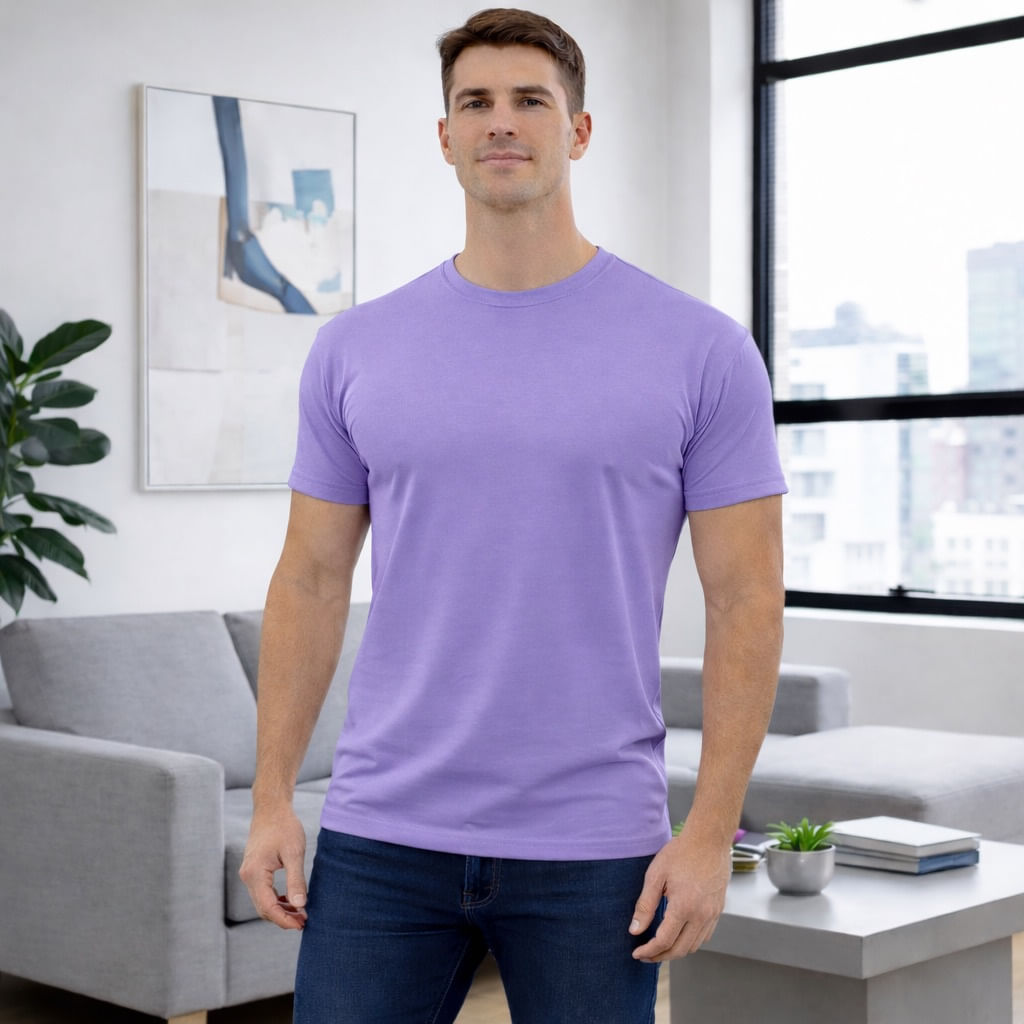 Camiseta Unicolor Premium en Poliéster Extrasuave Lila. Ajuste Cómodo y Estilo Moderno.