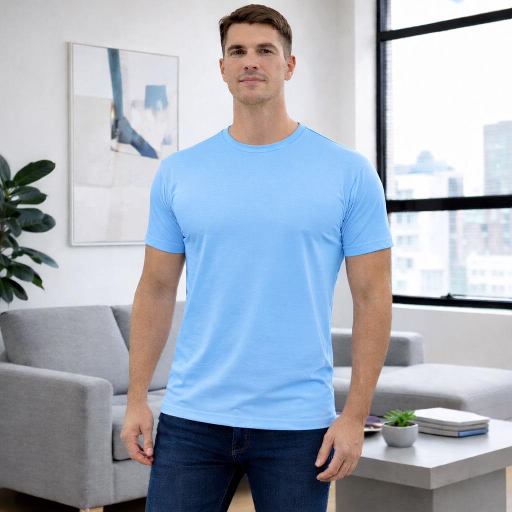 Camiseta Unicolor Premium en Poliéster Extrasuave Azul Claro. Ajuste Cómodo y Estilo Moderno.