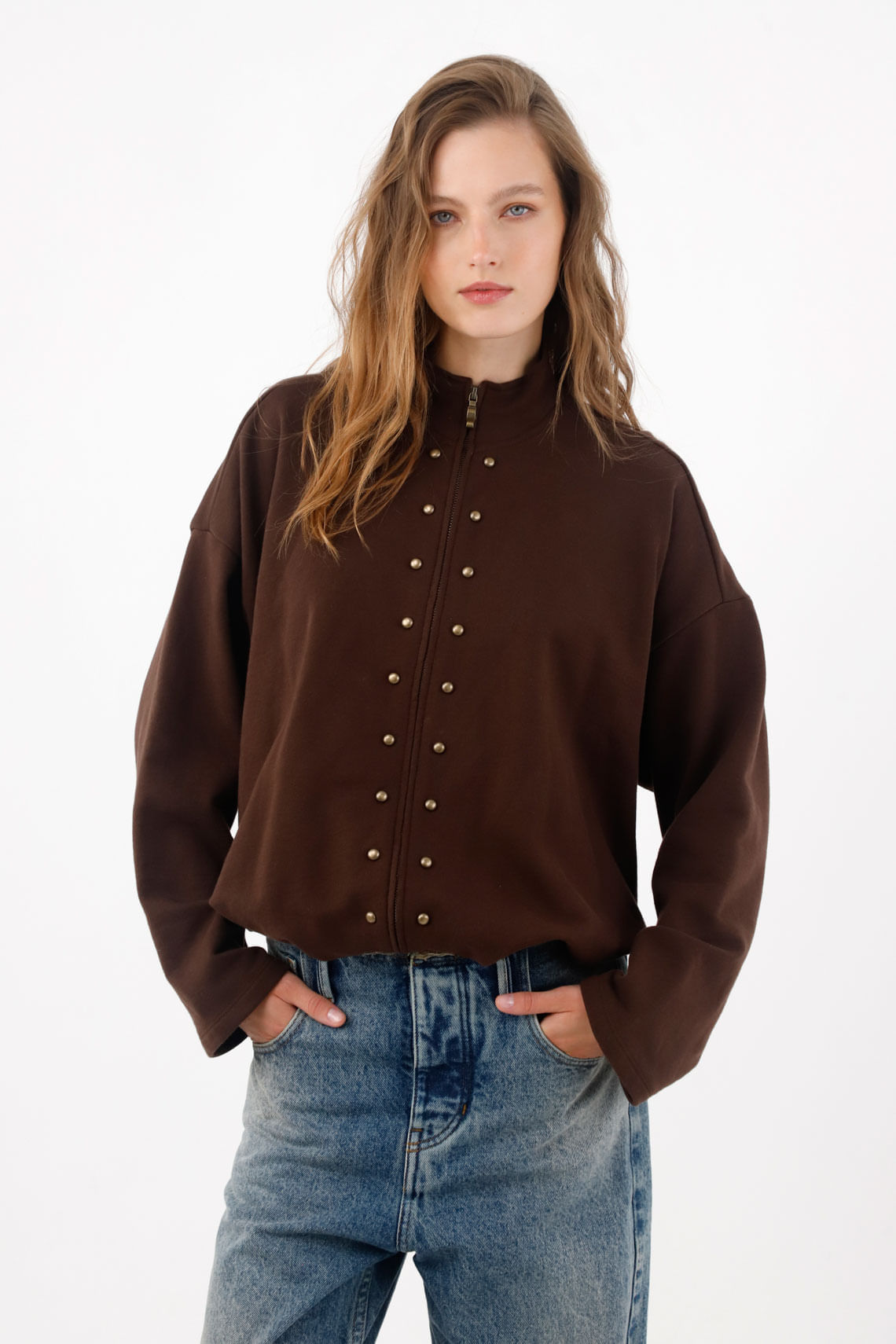 Buzo oversize con taches frontales en algodón café para mujer