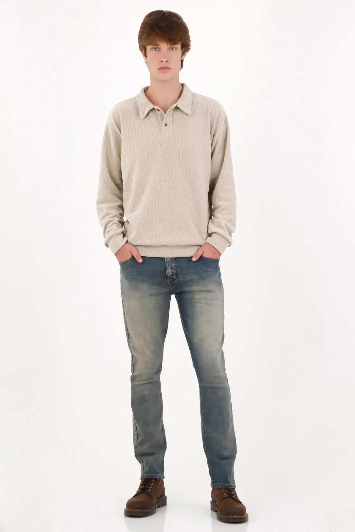 Buzo fit regular con textura en beige para hombre